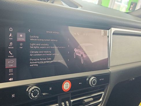 New 2026 Porsche Macan AWD/4WD image 22