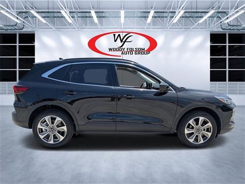 Used 2023 Ford Escape Platinum image 2