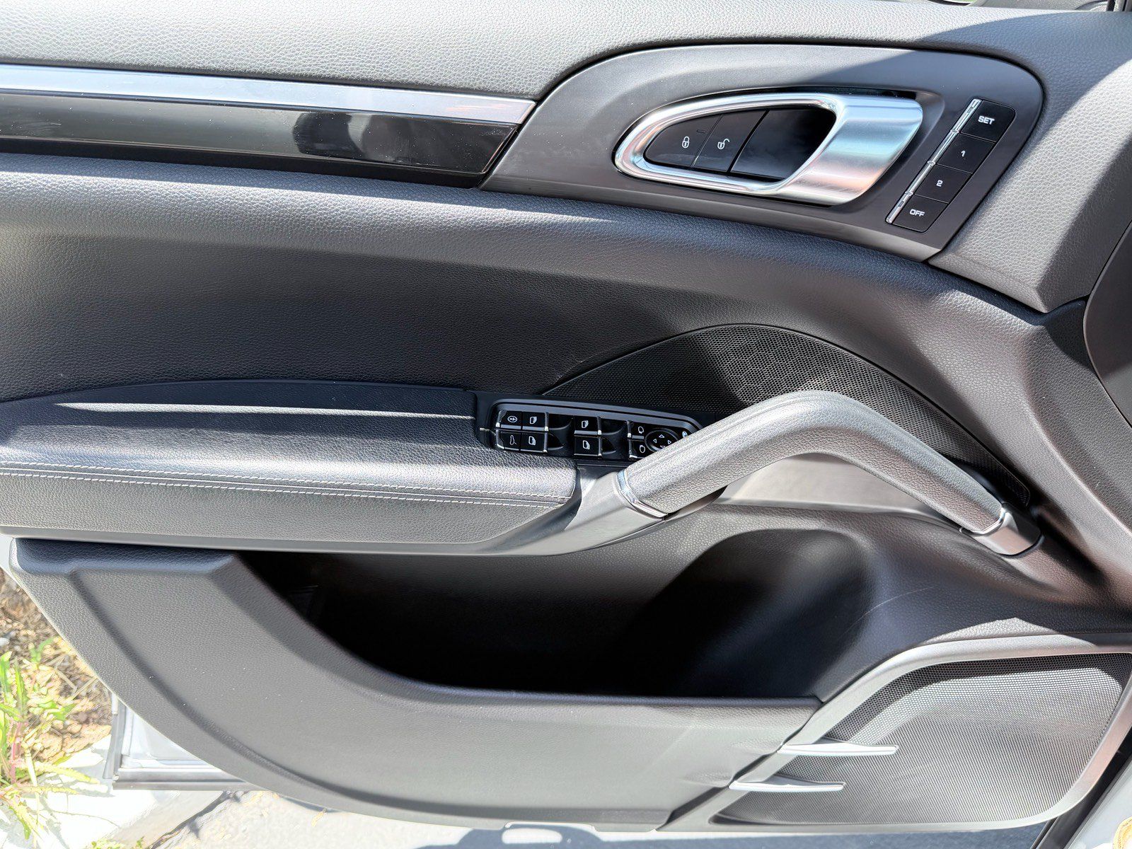 Used 2012 Porsche Cayenne AWD/4WD image 15