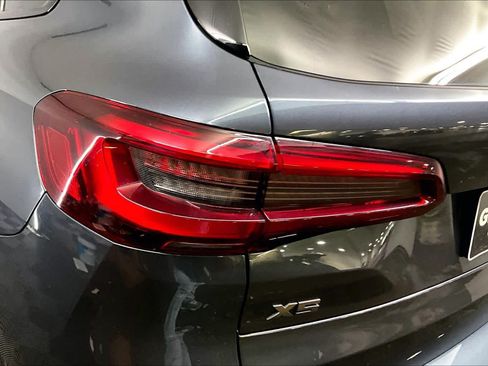 Used 2021 BMW X5 M50i AWD/4WD image 28