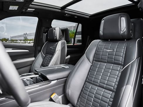 Used 2025 Cadillac Escalade V image 57