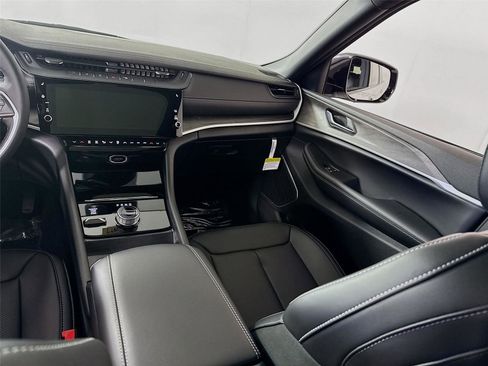 New 2026 Jeep Grand Cherokee L Limited AWD/4WD image 18