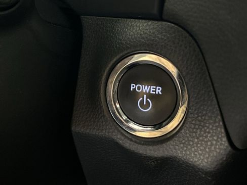 Used 2025 Toyota RAV4 XLE AWD/4WD image 35