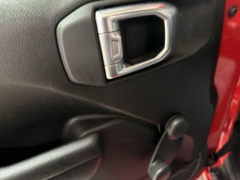 Used 2024 Jeep Wrangler Sport AWD/4WD image 20