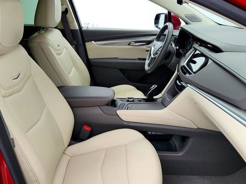Used 2025 Cadillac XT5 Premium Luxury w/ Technology Package FWD image 21
