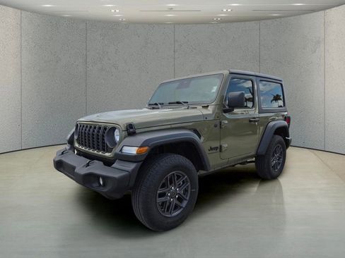 Used 2025 Jeep Wrangler Sport AWD/4WD image 10