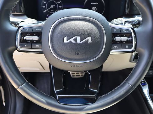 Used 2023 Kia Sorento SX AWD/4WD image 13
