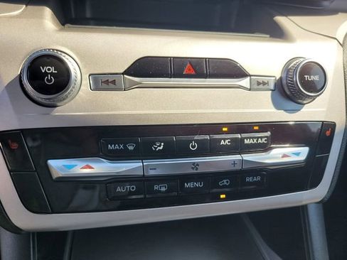 Certified 2022 Ford Explorer XLT image 23