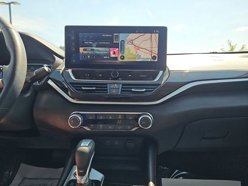 Used 2024 Nissan Altima 2.5 SR w/ SR Premium Package image 24