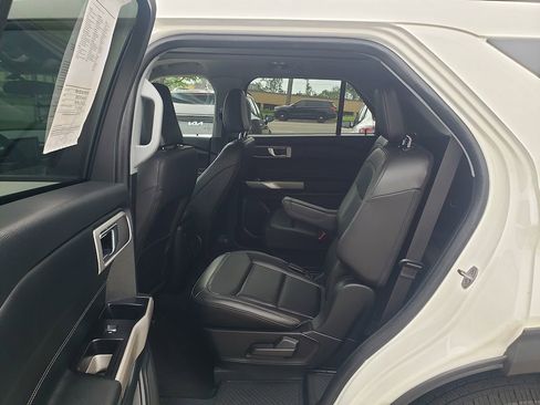 Used 2023 Ford Explorer XLT w/ Equipment Group 202A AWD/4WD image 11