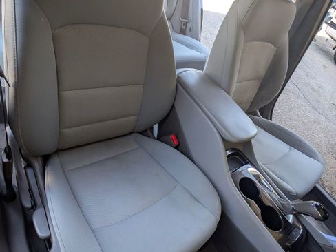 Used 2017 Chevrolet Malibu LS FWD image 15