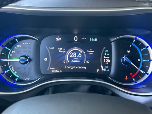 Used 2024 Chrysler Pacifica Limited FWD image 25