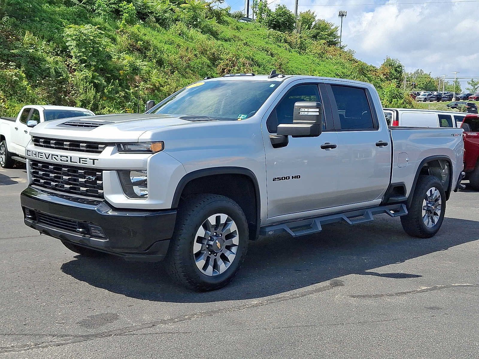 Used 2022 Chevrolet Silverado 2500 Custom w/ Custom Value Package AWD/4WD image 3