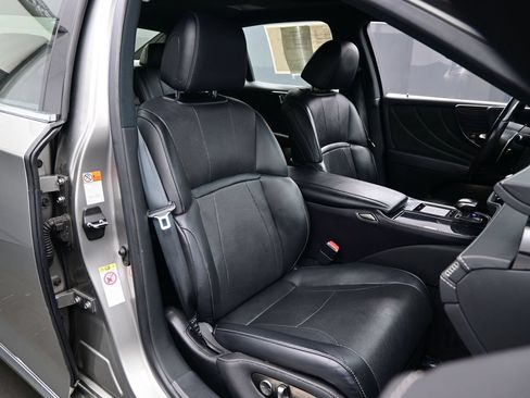 Used 2019 Lexus LS 500 AWD w/ Accessory Package (Z2) image 14