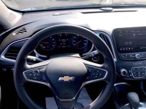 Used 2025 Chevrolet Malibu LT FWD image 14