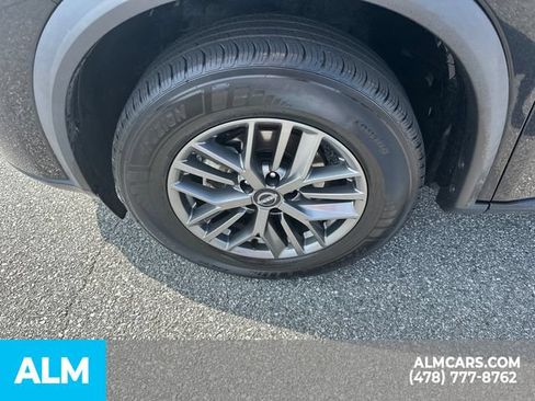 Used 2024 Nissan Rogue S FWD image 12