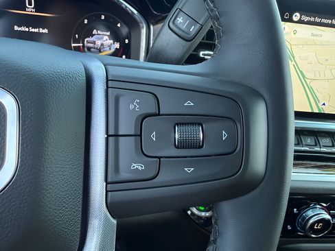 Used 2025 GMC Sierra 3500 SLE w/ SLE Convenience Package AWD/4WD image 18
