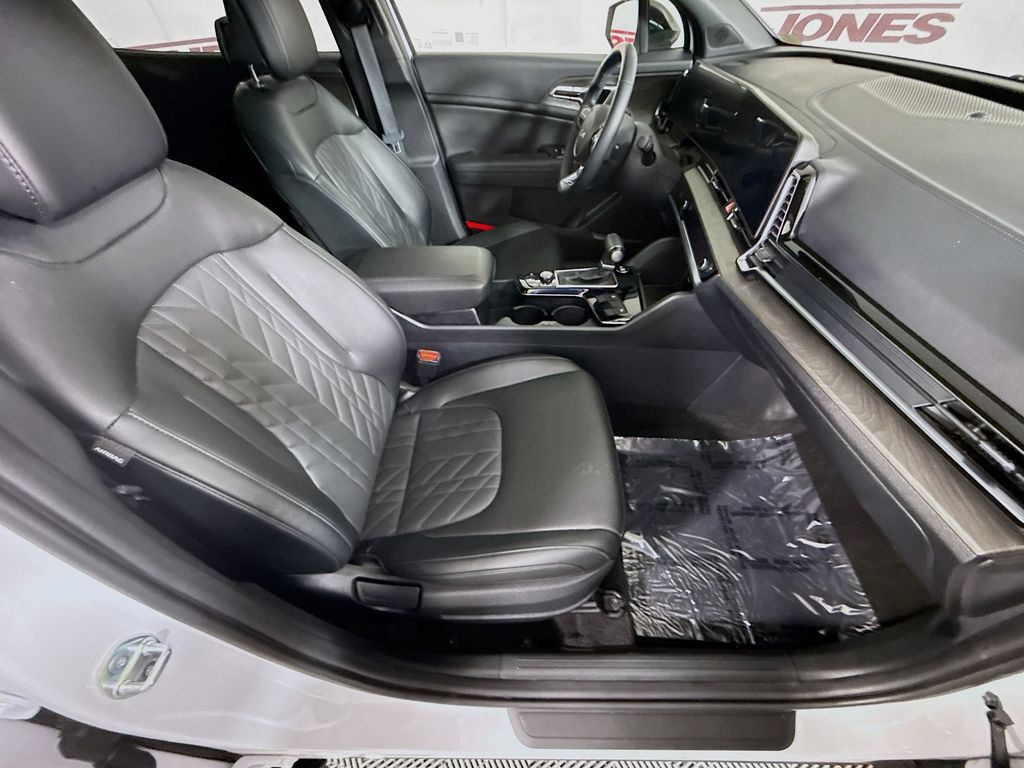 Certified 2024 Kia Sportage X-Line w/ X-Line Premium Package AWD/4WD image 33
