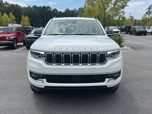 Used 2023 Jeep Wagoneer 4WD w/ Mopar Step-Up Package image 2