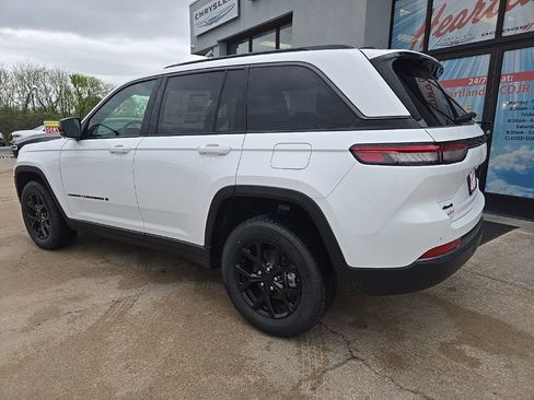 New 2026 Jeep Grand Cherokee Altitude image 6