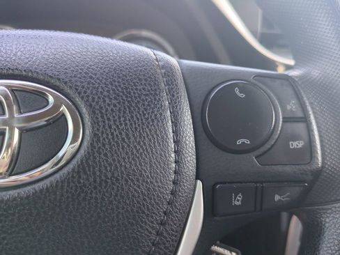 Used 2018 Toyota Corolla LE FWD image 30