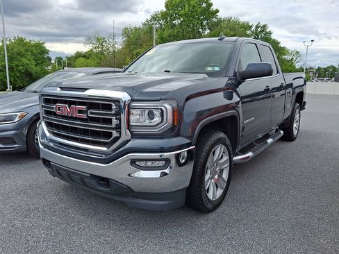 Used 2017 GMC Sierra 1500 SLE w/ SLE Value Package AWD/4WD image 2