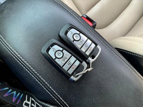 Used 2021 Ford Escape Titanium w/ Class II Trailer Tow Package image 10