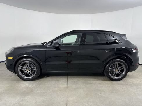 Certified 2024 Porsche Cayenne AWD/4WD image 2