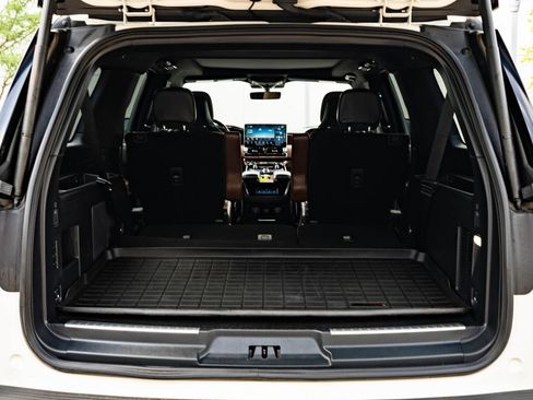 Used 2023 Lincoln Navigator L Reserve AWD/4WD image 21