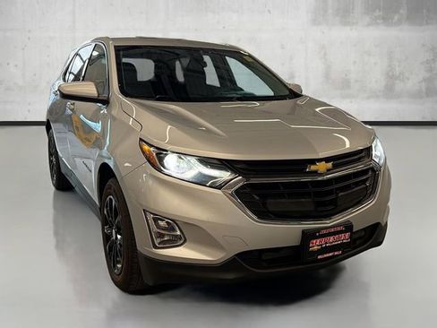 Used 2020 Chevrolet Equinox LT image 3