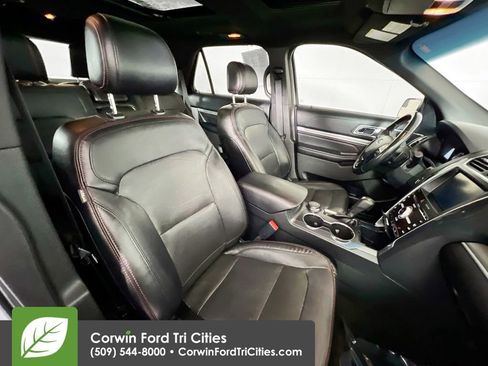 Used 2016 Ford Explorer Sport image 18