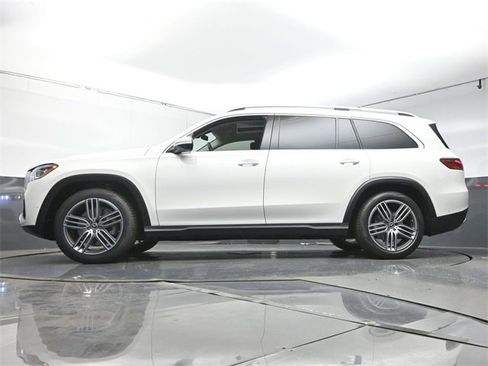 New 2026 Mercedes-Benz GLS 450 4MATIC image 38