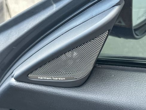 Used 2020 BMW M4 Coupe w/ Competition Package image 16