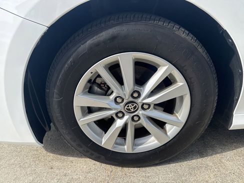 Used 2025 Toyota Camry LE image 11