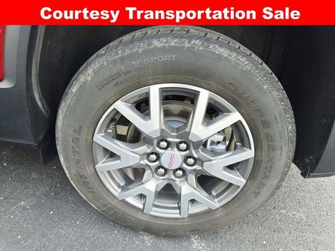 Used 2023 GMC Acadia SLE w/ Driver Convenience Package FWD image 19