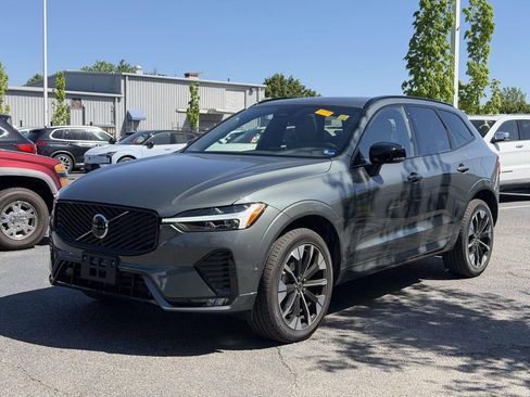 Used 2026 Volvo XC60 B5 Plus w/ Climate Package image 4