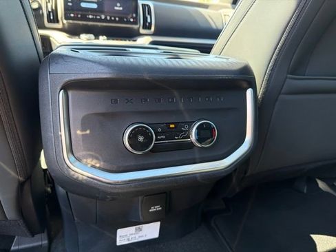 Used 2025 Ford Expedition Active AWD/4WD image 16
