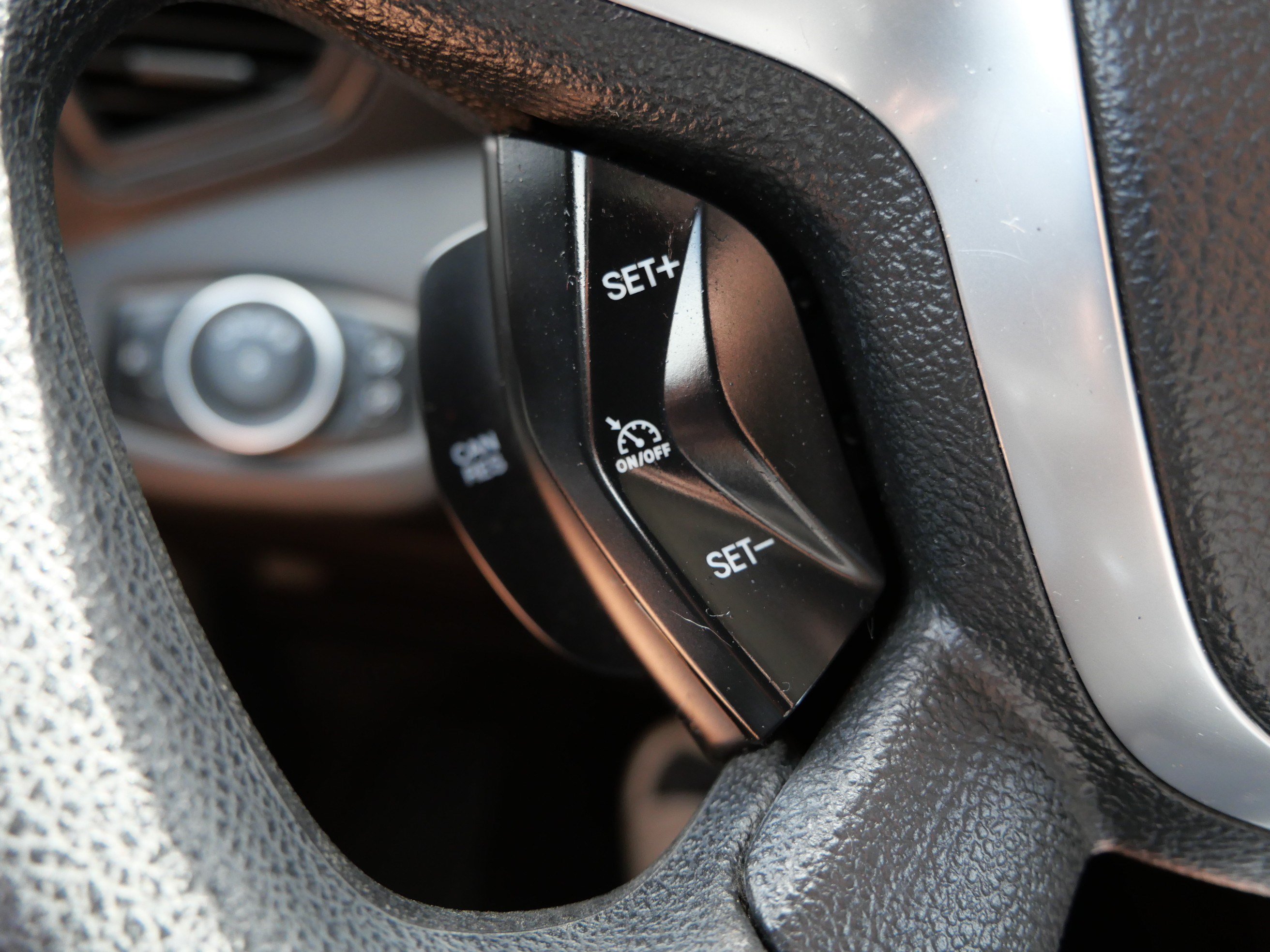 Used 2015 Ford Escape SE FWD image 29