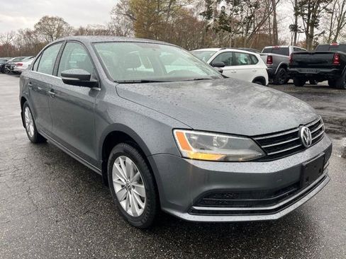 Used 2016 Volkswagen Jetta SE FWD image 4