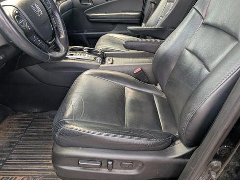Used 2017 Honda Pilot Touring image 9