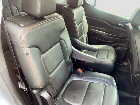 Used 2023 GMC Acadia AT4 w/ Preferred Package AWD/4WD image 28