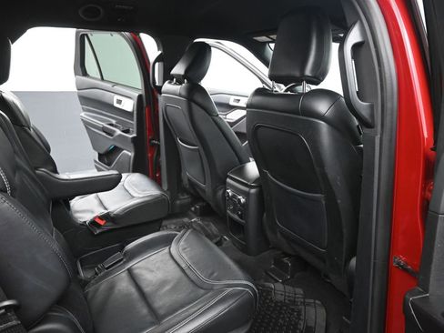 Used 2020 Ford Explorer ST w/ Premium Technology Package image 10