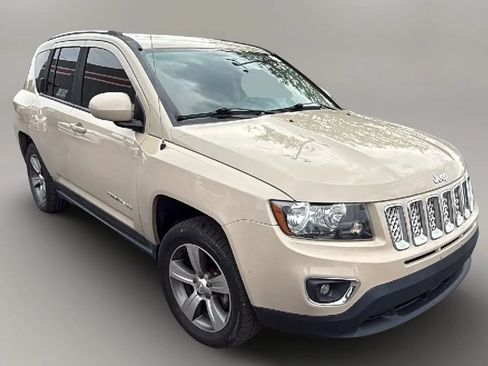 Used 2016 Jeep Compass High Altitude AWD/4WD image 3