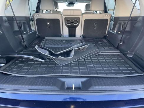 Used 2025 Honda Pilot EX-L image 47