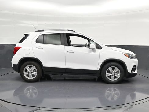 Used 2019 Chevrolet Trax LT FWD image 4