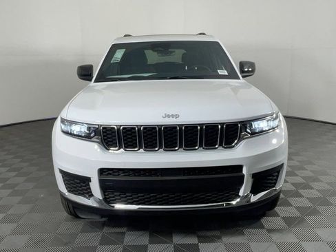 New 2025 Jeep Grand Cherokee L Laredo image 9