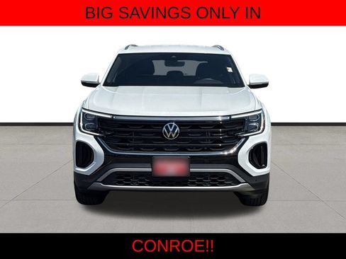 Used 2026 Volkswagen Atlas Cross Sport SE FWD image 2