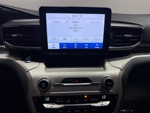 Used 2020 Ford Explorer XLT w/ Equipment Group 202A AWD/4WD image 35