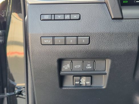 Used 2025 Lexus GX 550 w/ Accessory Package (2T) AWD/4WD image 21
