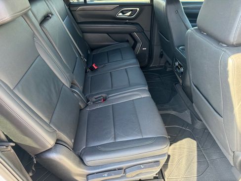 Used 2023 Chevrolet Suburban LT image 13